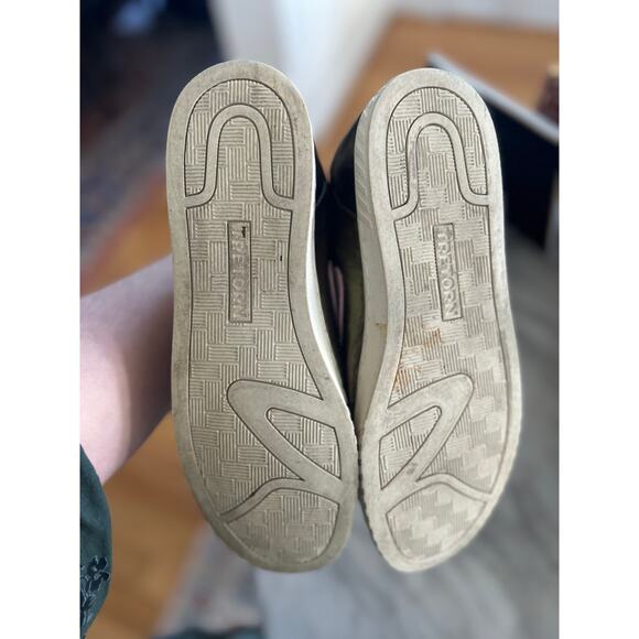 Tretorn Callie Olive Green & Pink Bronze Iridescent Sneaker - Picture 3 of 9